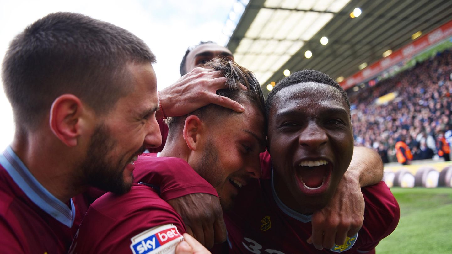Jack Grealish von Aston Villa bejubelt sein Tor