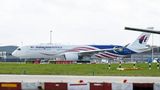 Einer der neuen Jets vom Typ Airbus A350-900 von Malaysia Airlines hat die Sonderbemalung "Malaysia Negaraku" erhalten, in den Nationalfarben der Landes mit dem Halbmond-Symbol und der 14-strahligen Sonne - die den 14 Staaten des Staatenbundes entsprechen.