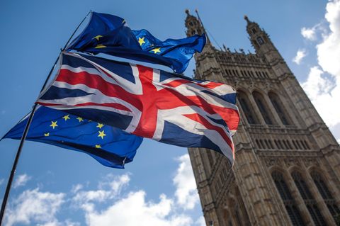 Flaggen vor dem Big Ben