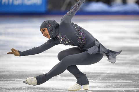 Zahra Lari ist die erste Eiskunstläuferin, die in einem Hidschab auftritt 