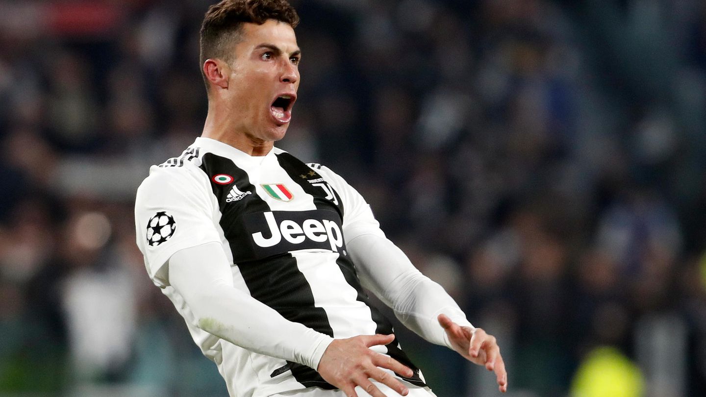 Cristiano Ronaldo jubelt provokant nach seinem dritten Tor. Mit der Geste hatte Atlético-Trainer Simeone im Hinspiel gefeiert.