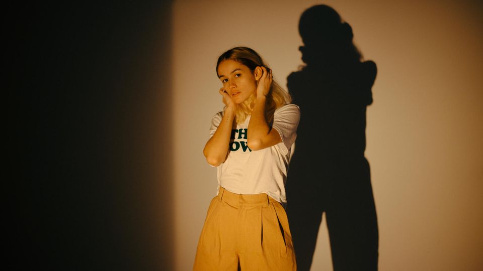 Multitalent Mogli: Die sanfte Stimme einer Generation: "Ich möchte nicht anklagen, sondern Mut machen"