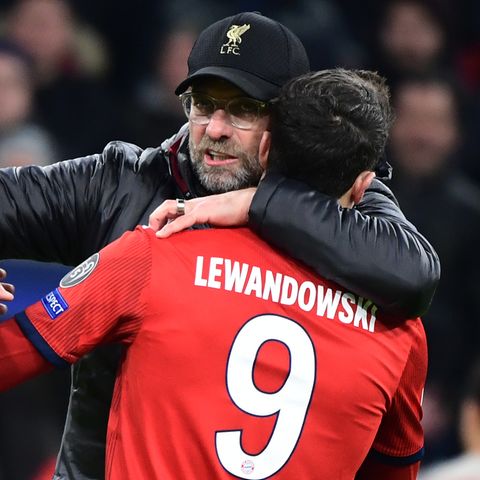 FC Bayern verliert gegen FC Liverpool - Klopp tröstet Lewandowski