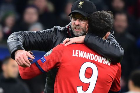 FC Bayern verliert gegen FC Liverpool - Klopp tröstet Lewandowski
