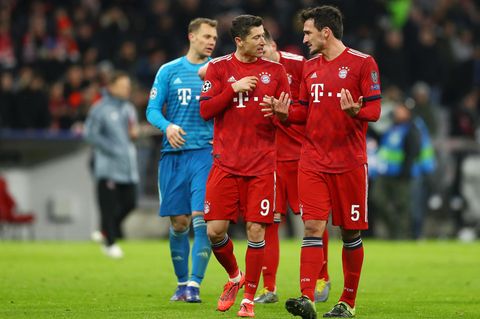FC Bayern München: Robert Lewandowski und Mats Hummels diskutieren nach dem Spiel