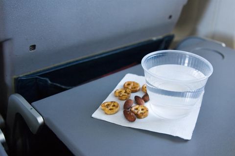 Nüsse im Flugzeug