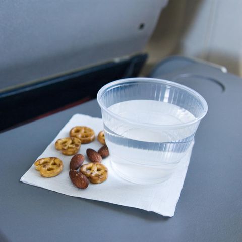 Nüsse im Flugzeug