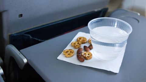 Nüsse im Flugzeug