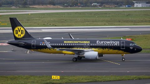 BVB-"Mannschaftsairbus" von Eurowings: unangemessenes Transportmittel für Schalke-Fans?