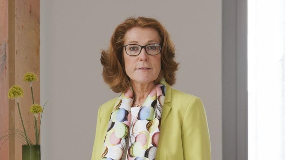 Dienstreisen ins Ausland: Sabine Herold, Chefin der Firma Delo Industrieklebstoffe. Sie braucht sogar eine A1-Bescheinigung, wenn sie eine europäische Niederlassung besucht. Sabine Herold, Chefin der Firma Delo Industrieklebstoffe. Sie braucht sogar eine A1-Bescheinigung, wenn sie eine europäische Niederlassung besucht.