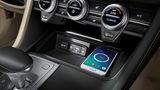 Genesis G70 2.0 T - induktiv wird das Smartphone geladen