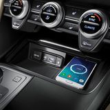 Genesis G70 2.0 T - induktiv wird das Smartphone geladen