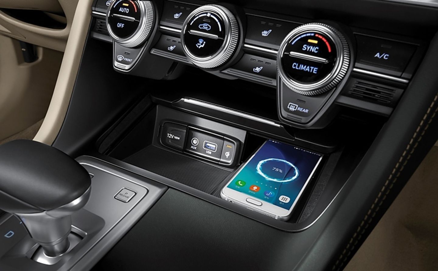 Genesis G70 2.0 T - induktiv wird das Smartphone geladen