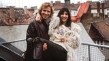 TV-Star: Frisch verheiratet: Thomas und Thea beim Dreh einer Homestory in ihrer gemeinsamen Wohnung in München, 1979.