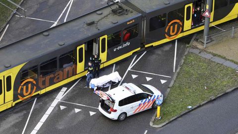 Drei Menschen starben nach den Schüssen in der Straßenbahn in Utrecht, fünf weitere wurden verletzt