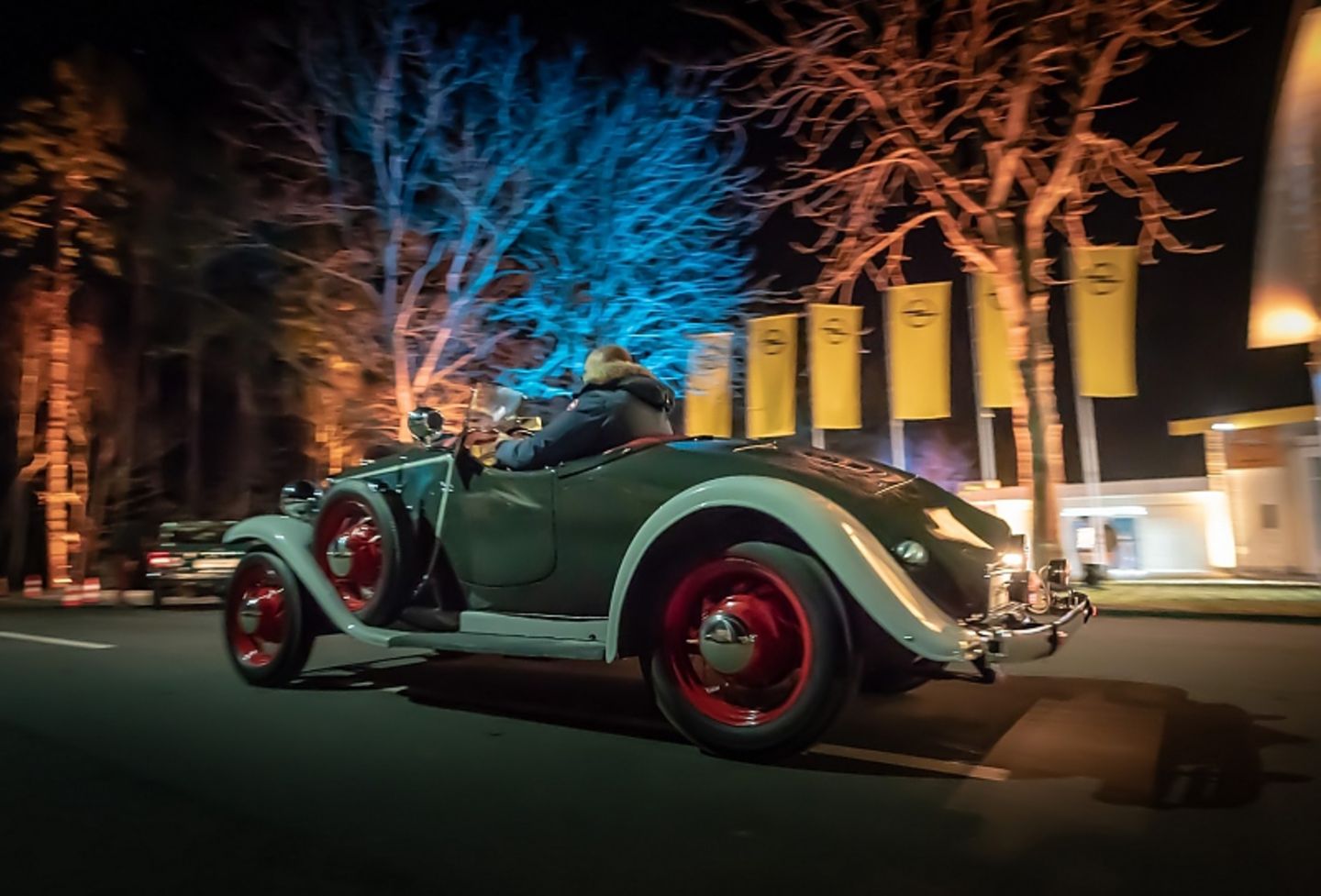 Der Oldtimer ist 95 Stundenkilometer schnell
