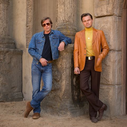 Brad Pitt (l.) und Leonardo DiCaprio spielen in Quentin Tarantinos Film die Hauptrollen.