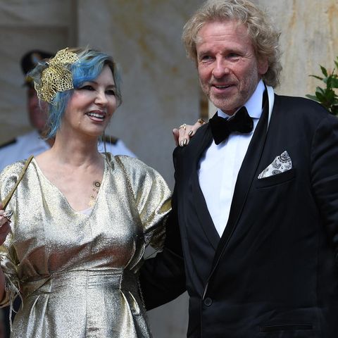 Da wirkten sie noch innig und vertraut: Entertainer Thomas Gottschalk und seine Frau Thea besuchten im Juli 2018 die Bayreuther Festspiele. Beide sind Opernfans.