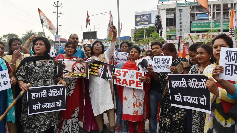 Indien Demonstration und Proteste gegen sexuellen Missbrauch