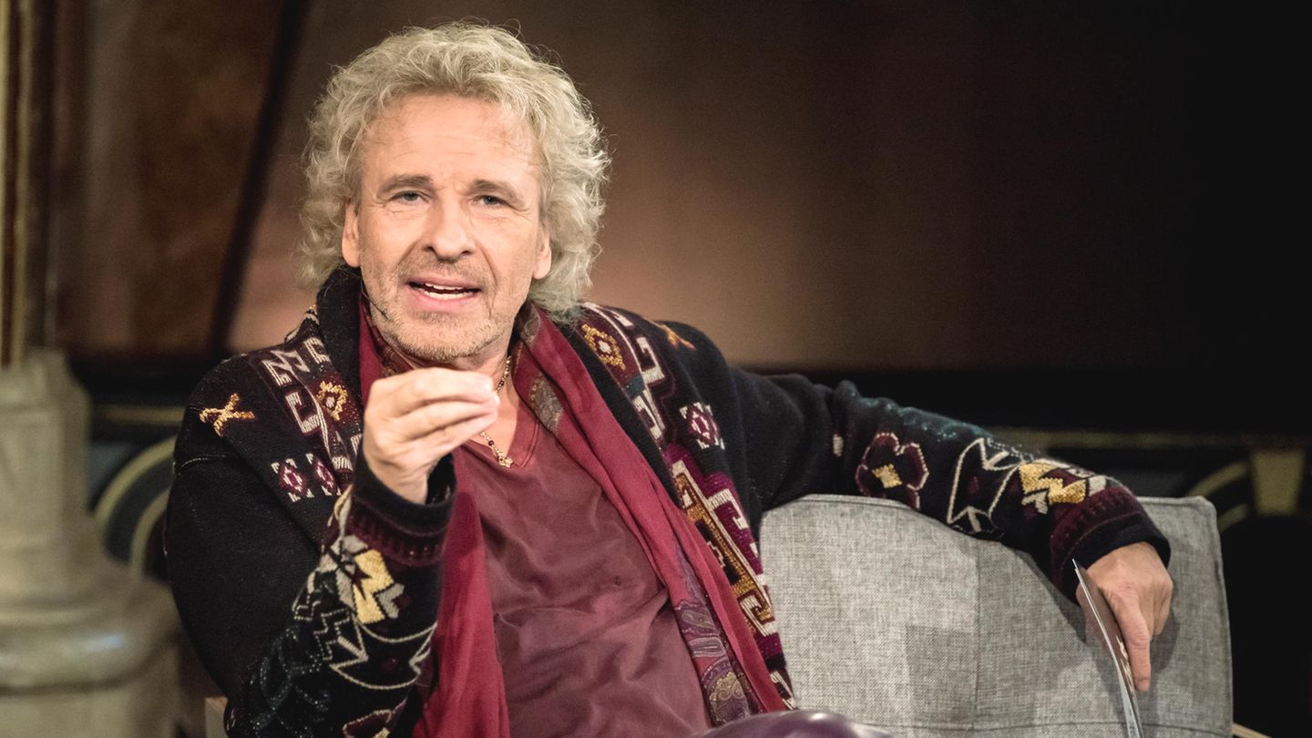 Moderator Thomas Gottschalk im Studio des Bayerischen Rundfunks bei der Aufzeichnung seiner neuen Sendung "Gottschalk liest?"
