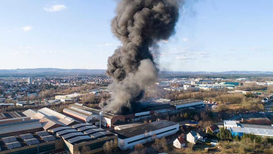 Nachrichten Deutschland Homburg In Homburg brennt eine Chemiefabrik