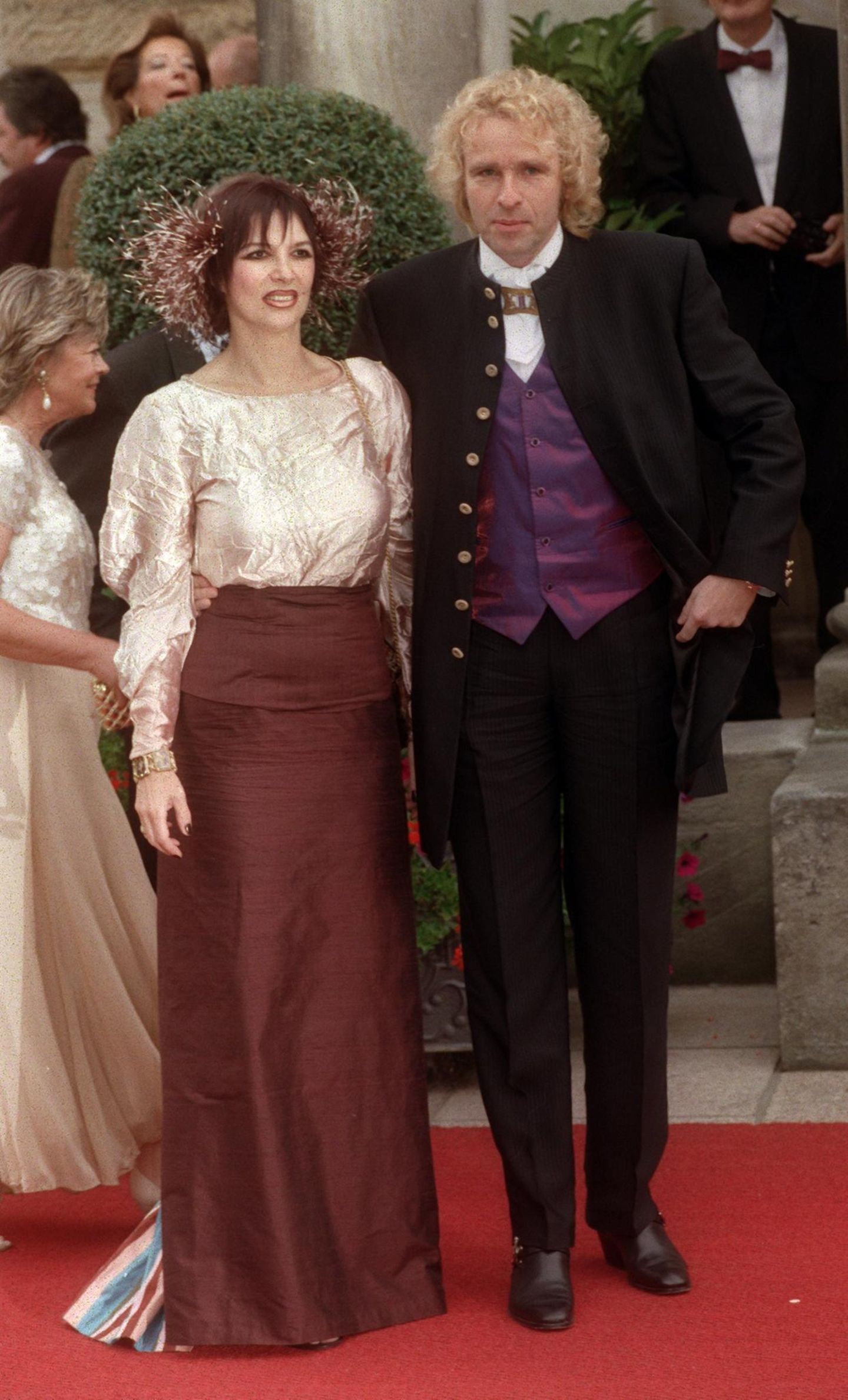 Thomas Und Thea Gottschalk Ihr Verruckten Outfits Von Bayreuth Und Salzburg Stern De