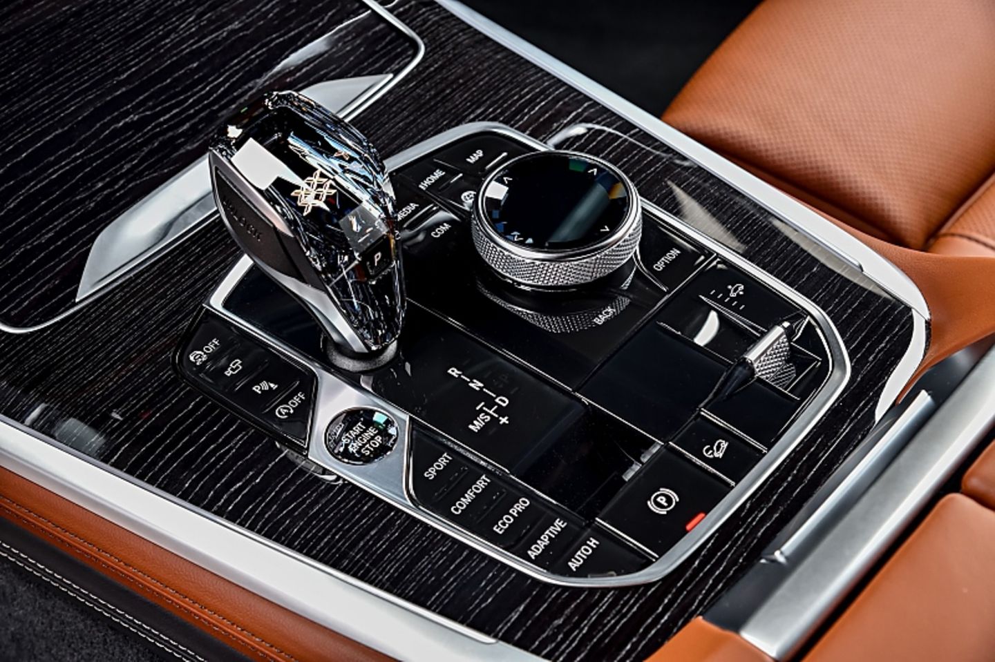 BMW X7 xDrive 50i - der Kristallschaltknüppel bleibt wie schon beim Achter Geschmacksache