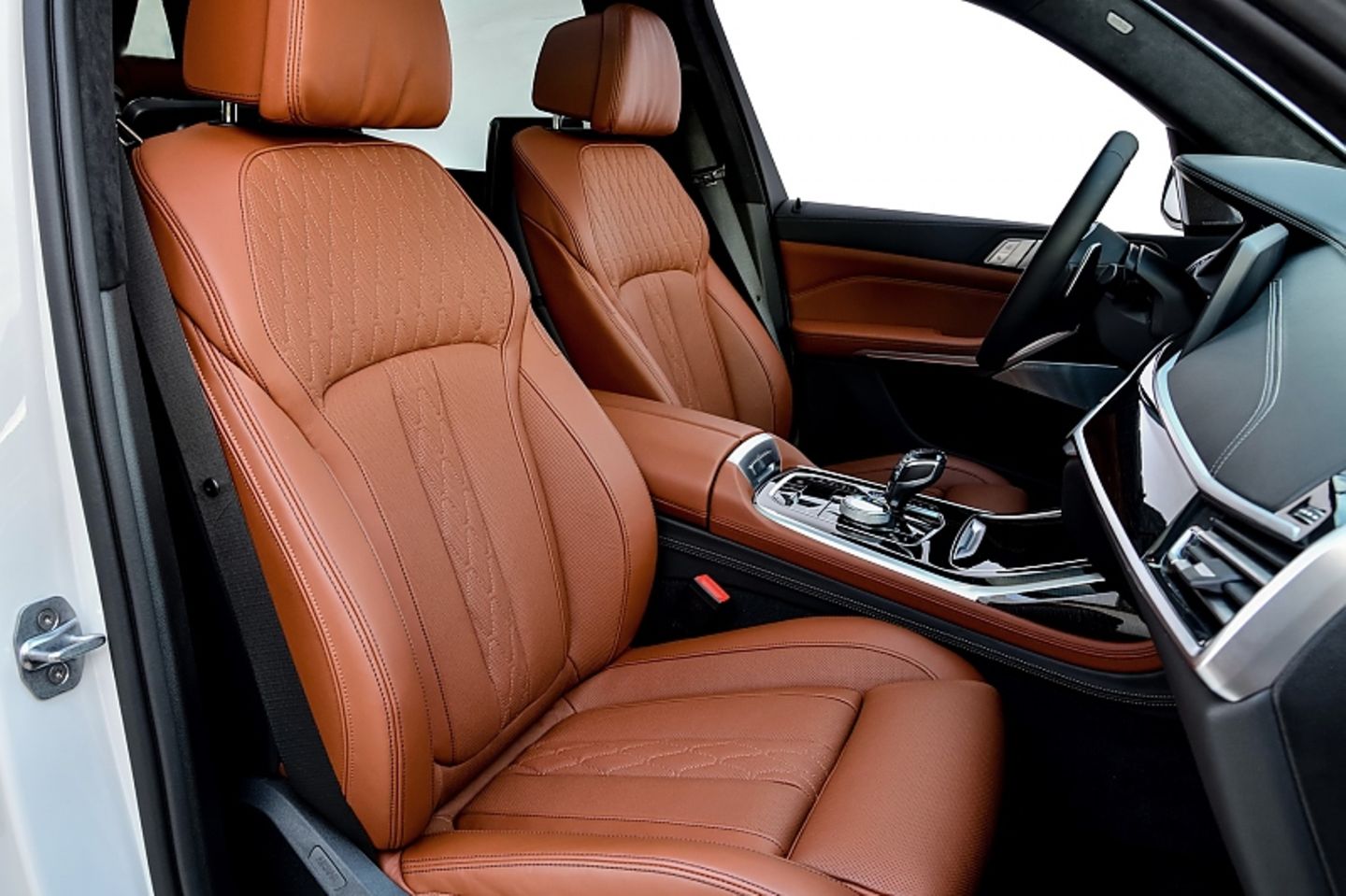 BMW X7 xDrive 50i - bequeme Komfortsitze in Reihe eins