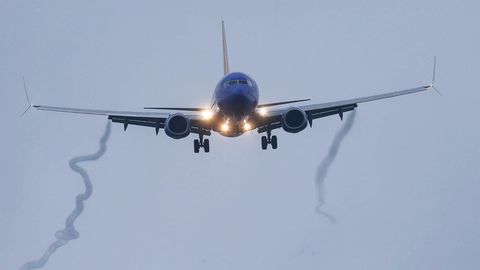Eine Boeing 737 MAX 8 der Southwest Airlines im Landeanflug auf den Hobby Airport