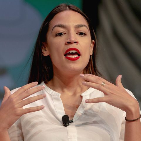 Alexandria Ocasio-Cortez (r), Abgeordnete im US-Repräsentantenhaus für die Demokraten
