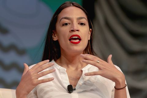Alexandria Ocasio-Cortez (r), Abgeordnete im US-Repräsentantenhaus für die Demokraten