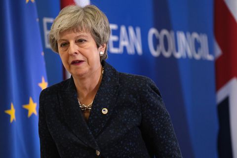 Erleichtert wirkt Theresa May nach einer Pressekonferenz in Brüssel. Die EU hat Großbritannien einen Brexit-Aufschub gewährt.