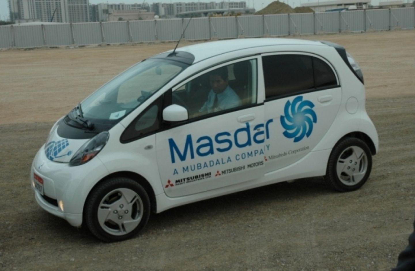 Masdar City: Mitsubishi I-MiEV Elektroauto