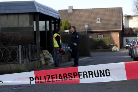 Ermittlungen in Schönberg nach tödlichen Schüssen auf Mutter in Silvesternacht