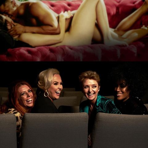 Noch lachen sie, doch als die Sex-Clips laufen, fangen einige Mütter an zu weinen.