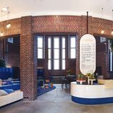 Auszeichnung: PONG Popkultur und Gastro – Düsseldorf NRW-Forum  "Wir haben das PONG erdacht für die Gegenwart mit Blick in die Zukunft und Respekt für die Vergangenheit. Bauen im Denkmal muss dem Alten schmeicheln, durch Neues überzeugen und immer eine Symbiose eingehen", findet Interior Designer Moritz Köhler.