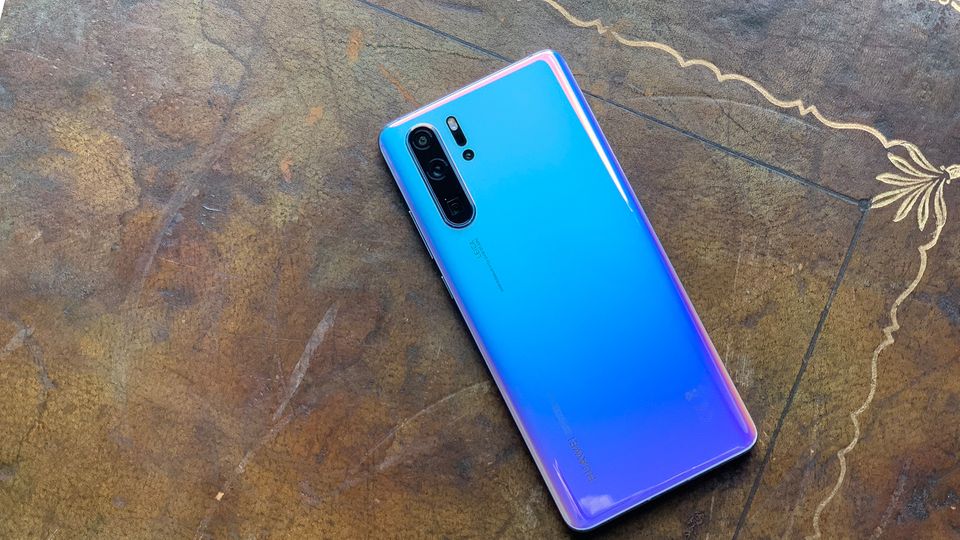 Neues Spitzensmartphone: Das schicke Gehäuse im Perlmut-Look steckt voll mit potenter Technik Das schicke Gehäuse im Perlmut-Look steckt voll mit potenter Technik