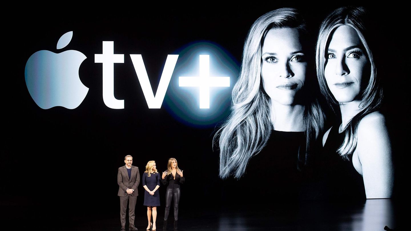 Reese Witherspoon und Jennifer Aniston treten beim Apple Event auf