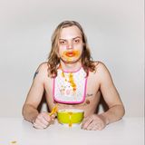 Wilson Gonzalez Ochsenknecht beim Brei essen