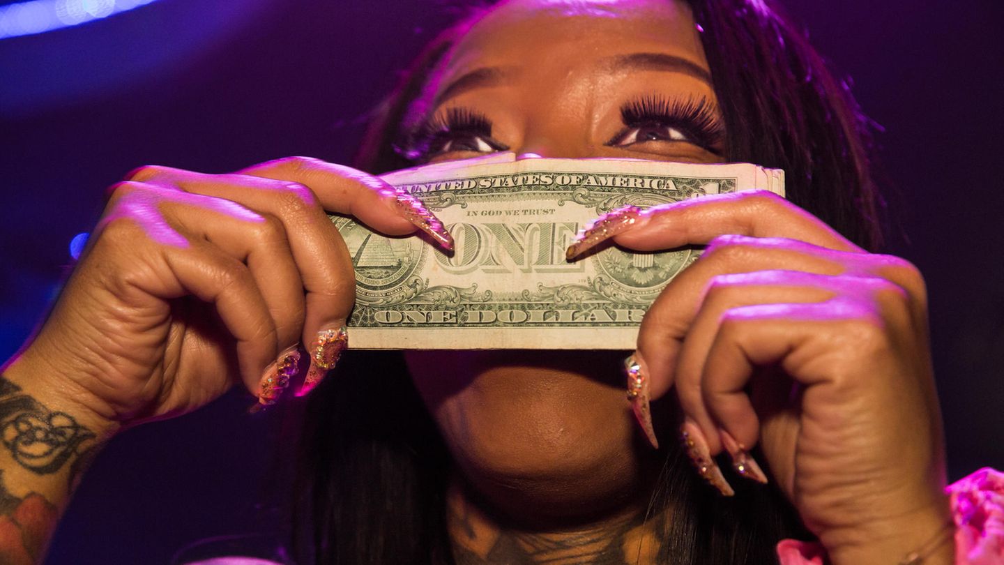 Secret Moneii, 28, ist eine Stripperin, die in ihrer ersten Woche in einem Club in Atlanta fast 20.000 Dollar verdient hat. Damit änderte sich das Leben der alleinerziehenden Mutter radikal. 
