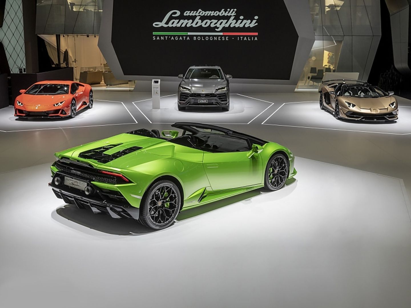 Lamborghini Aventador SVR Roadster