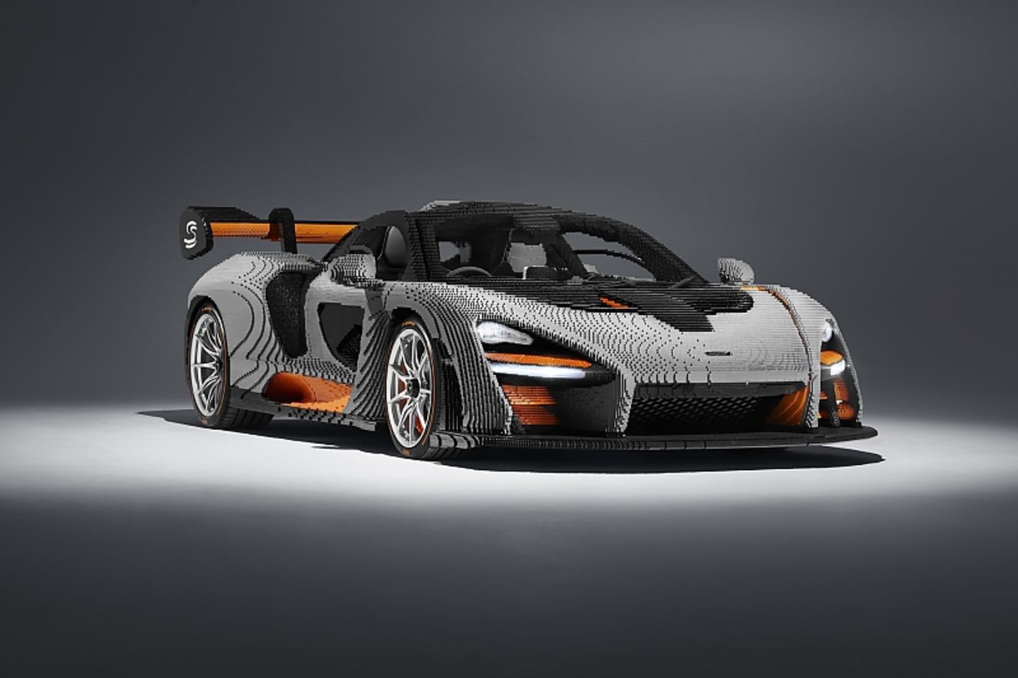 Der Lego McLaren Senna wiegt rund 1,7 Tonnen