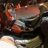 Der Sitz und das Lenkrad stammen vom Original-Senna