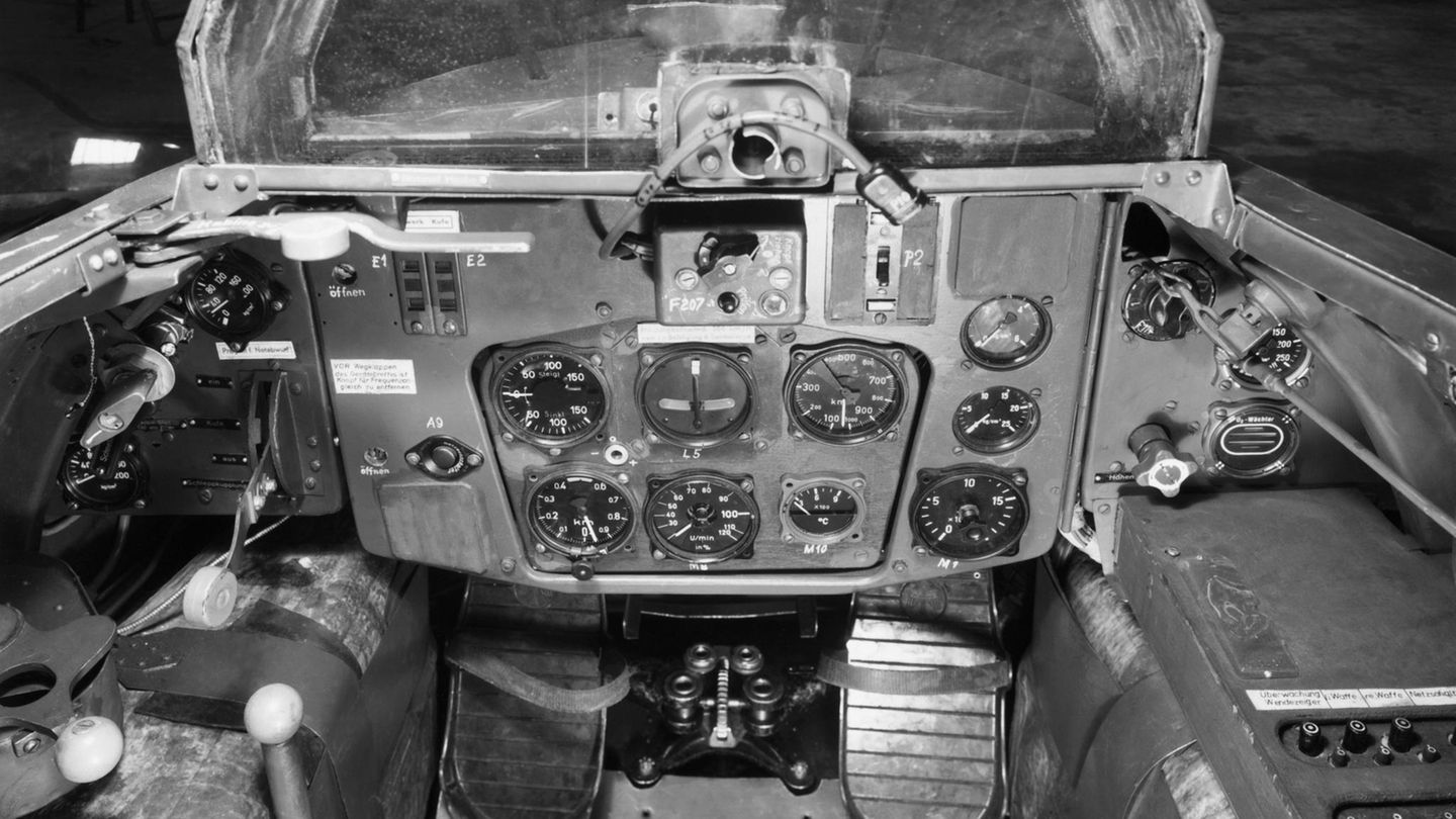 Blick ins Cockpit.