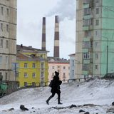 Deprimierender geht es kaum: Norilsk im hohen Norden Russlands war einst ein Gulag. Hier werden ohne Rücksicht auf Verluste Metalle gefördert, Luft und Regen sind verpestet
