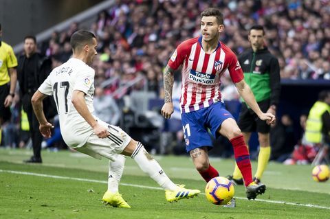 Lucas Hernandez (r.) soll zu einer prägenden Figur der Bayern--Defensive in den nächsten Jahren werden