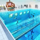 Mszczonw, Polen. Der tiefste Pool der Welt soll in Polen entstehen. Nahe der Hauptstadt Warschau schaffen Bagger bereits Platz für ein Mega-Becken, das 45 Meter tief in den Abgrund reichen soll. Mit 8000 Kubikmetern Fassungsvermögen soll das Becken ein Tauchparadies für Anfänger und Profis werden. Den Titel als tiefstes Becken der Welt will das polnische Tauchparadies, "Deepspot" genannt, vom Herbst an dem 40 Meter tiefen "Y-40 The Deep Joy" im italienischen Padua streitig machen.