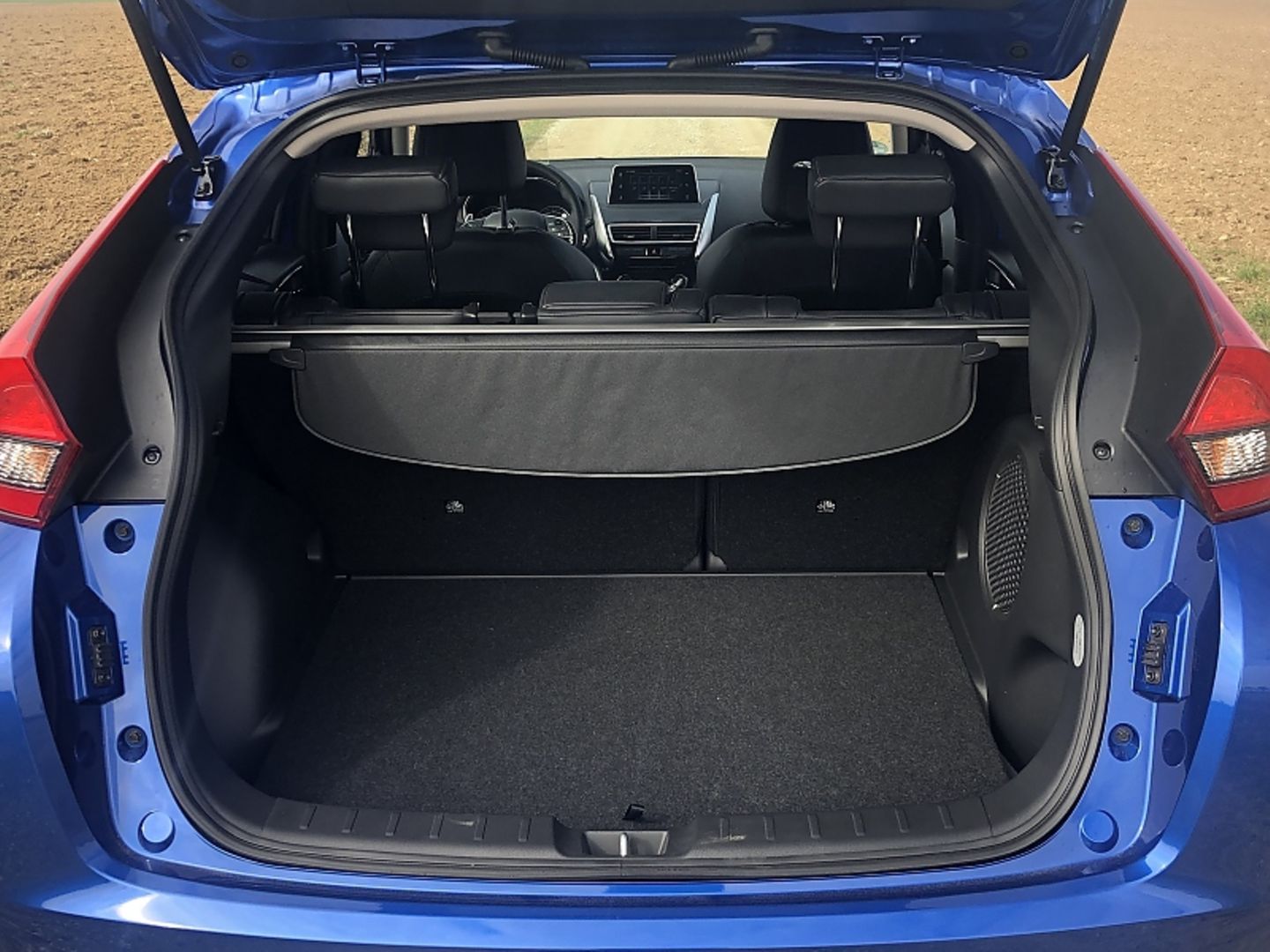 Mitsubishi Eclipse Cross 2.2 Di-D - schluckt 345 bis 1159 Liter