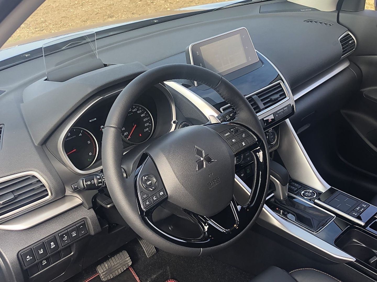 Das Cockpit des Mitsubishi Eclipse Cross 2.2 Di-D