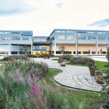 In Fabrik Nummer sechs werden normale Haushaltsgeräte gebaut. Das japanische Unternehmen Daikin stellt Klimatisierungssysteme her.  Für das Werk in in Waller, Texas wurden 275.000 Kubikmeter Beton und beinahe 6000 Tonnen Stahl verbaut.